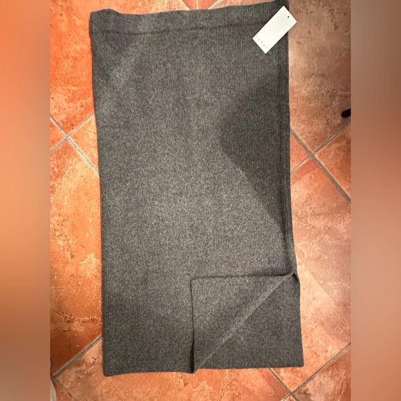 CARRY maternity midi knit skirt - Picture 1 of 3